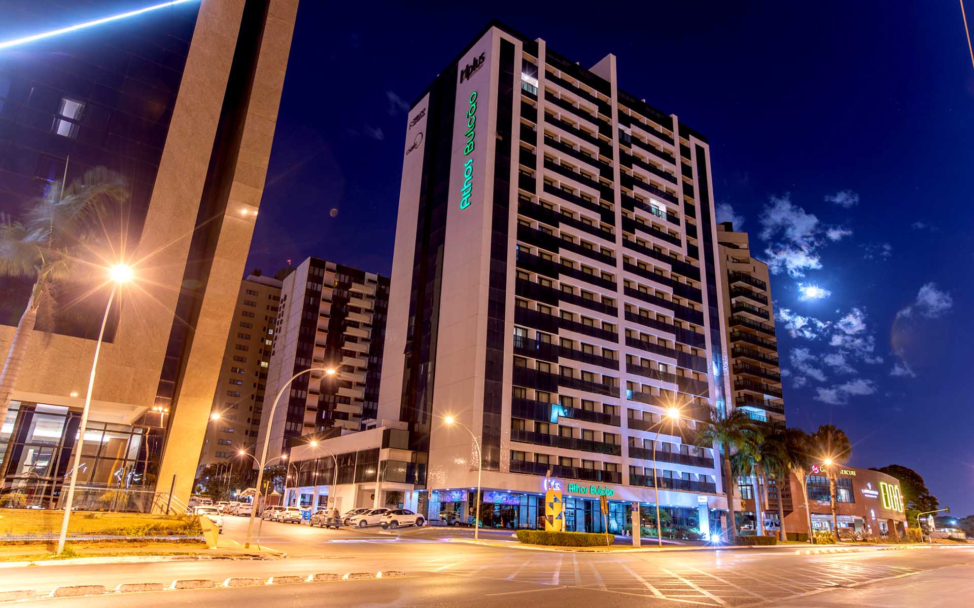 hotel em Brasília Hplus Athos Bulcão
